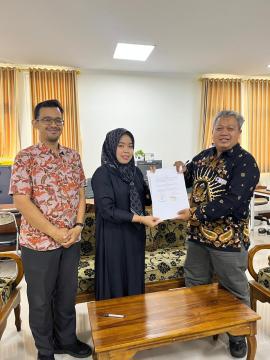 Penandatanganan Perjanjian Kerja Sama Unit Bahasa dan Prodi KPI FUAD UIN Gusdur Pekalongan